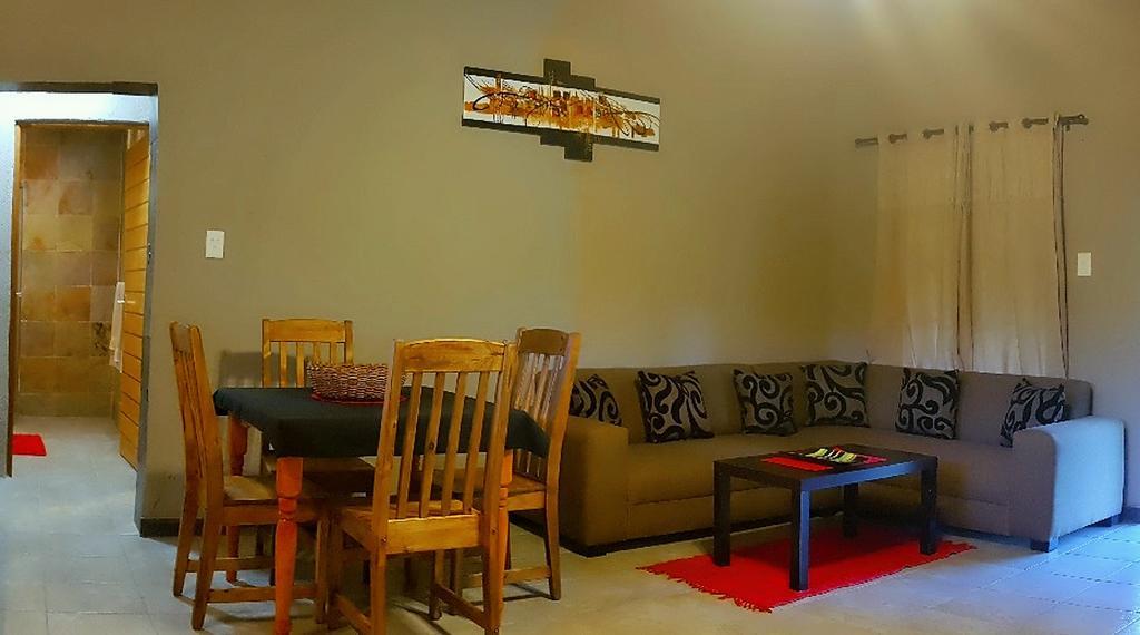 Kwambali Riverside Lodge Hazyview Buitenkant foto
