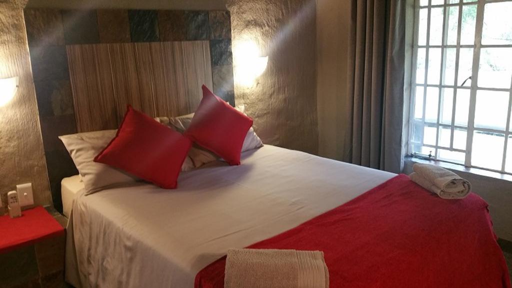 Kwambali Riverside Lodge Hazyview Buitenkant foto