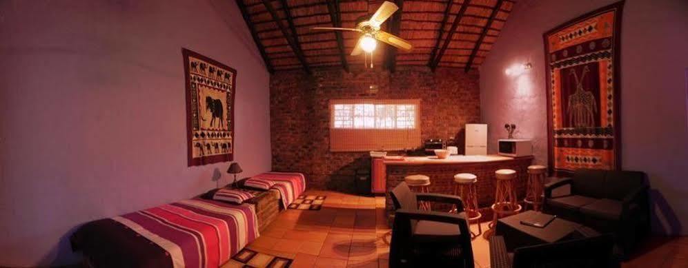 Kwambali Riverside Lodge Hazyview Buitenkant foto